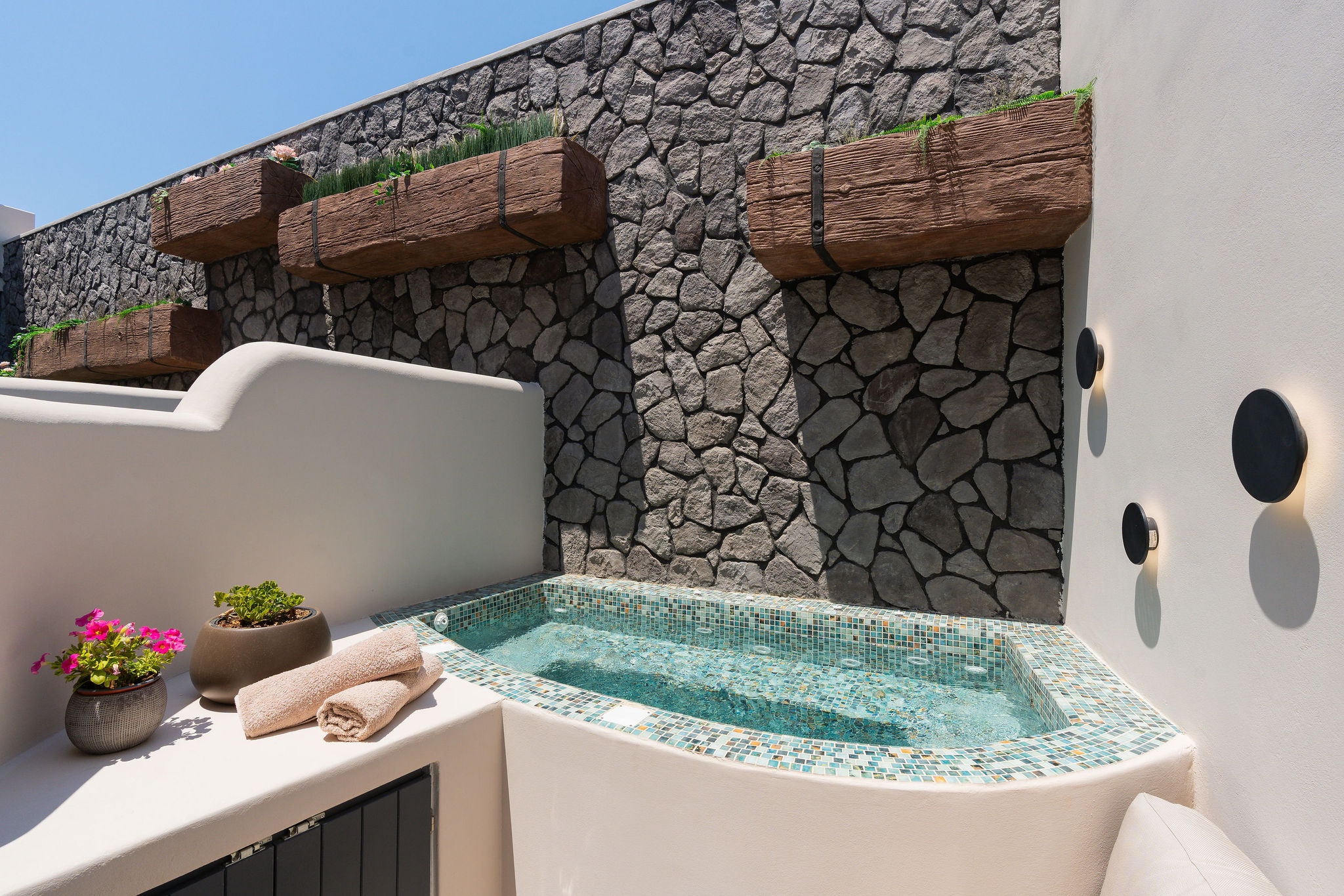 Suite 105 – Lower-Level Suite with Outdoor Hot Tub & Private Terrace